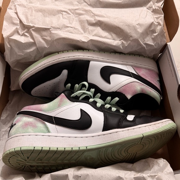 Nike Other - Nike Air Jordan 1 Low SE ‘Tie Dye’ Size 10.5